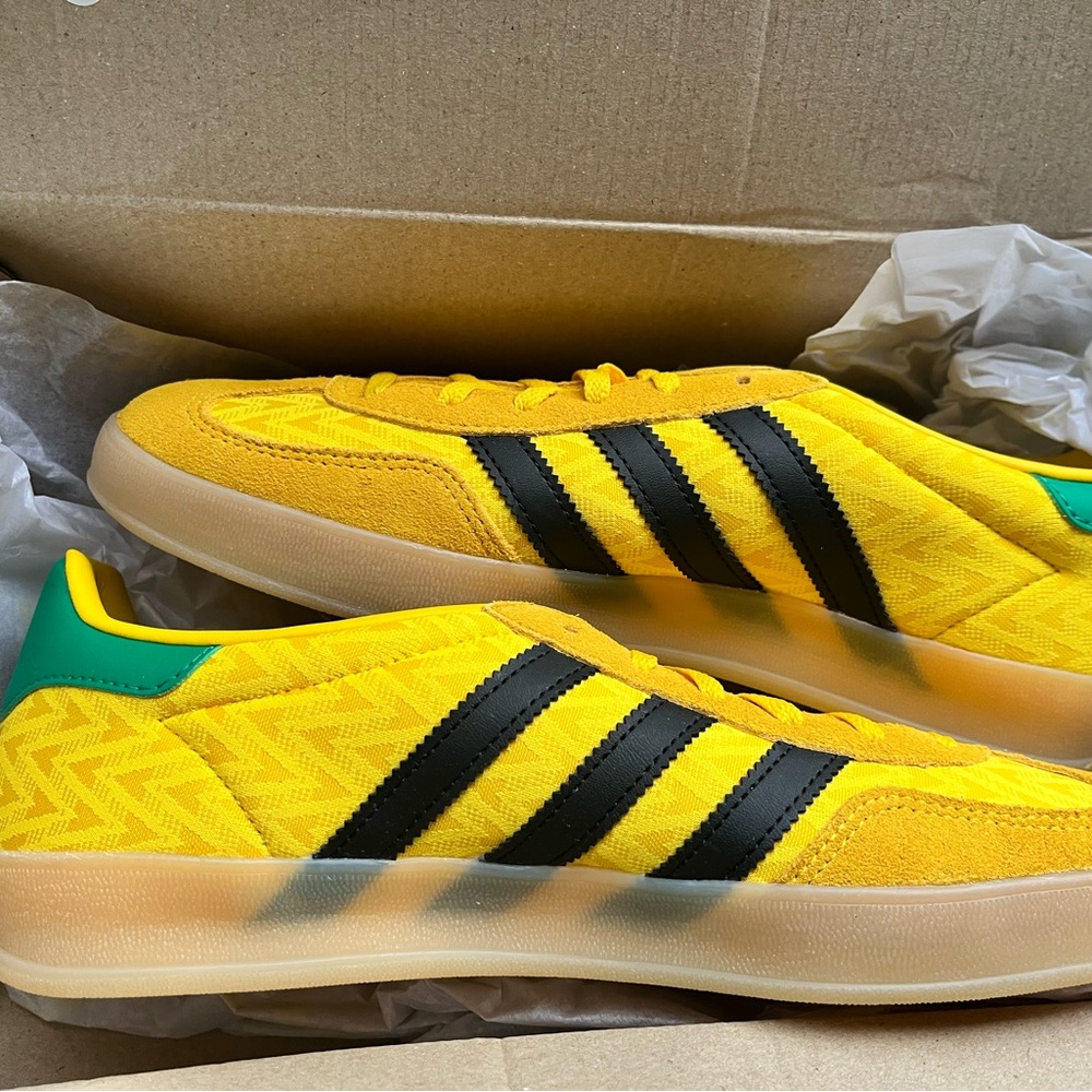adidas Gazelle Yellow Black Casual Sneakers - Picture 2 of 3